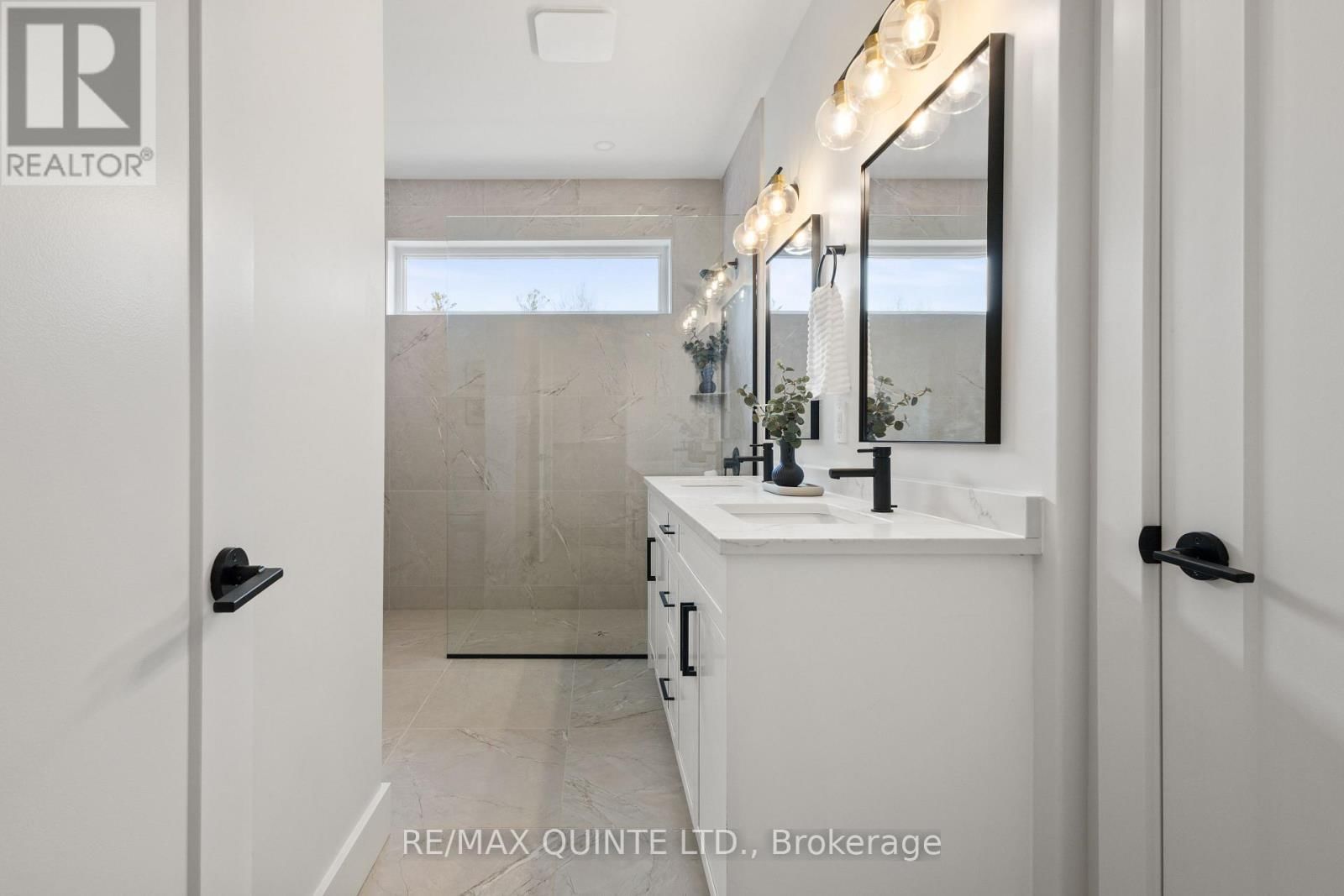 27 EXETER COURT Image 42