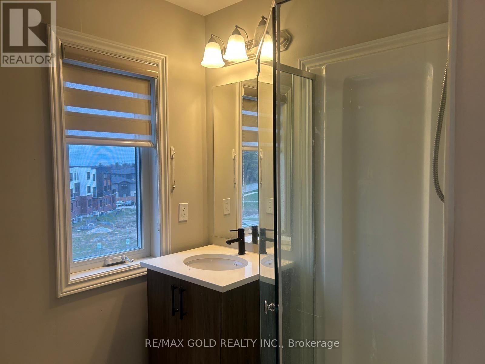 19 - 235 CHAPEL HILL DRIVE Image 13