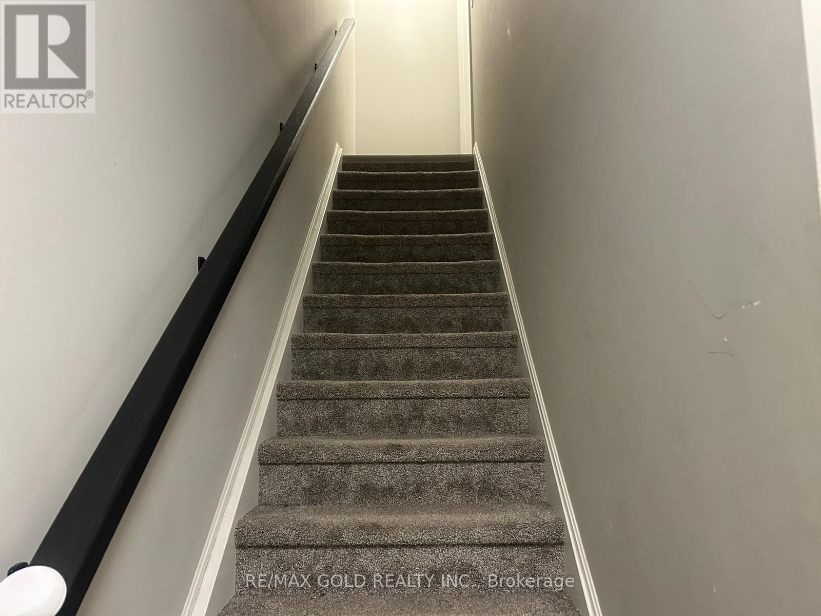 19 - 235 CHAPEL HILL DRIVE Image 6