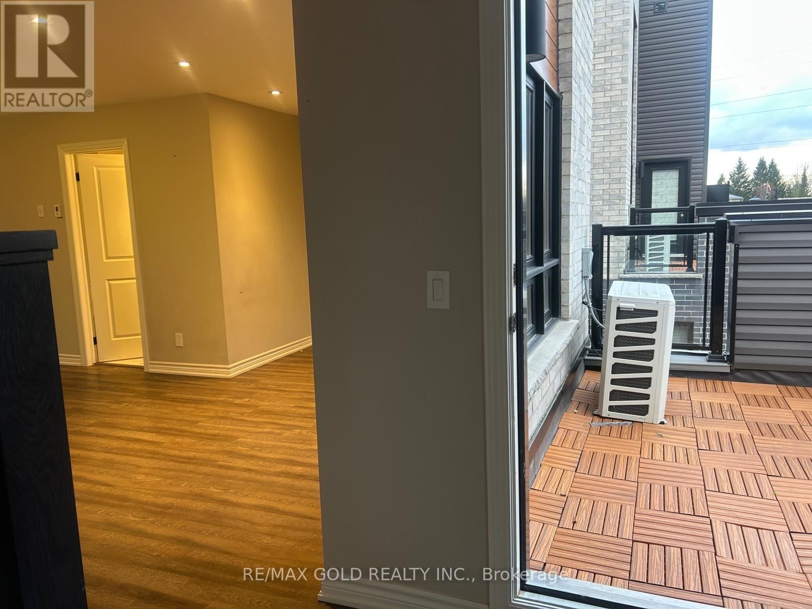 19 - 235 CHAPEL HILL DRIVE Image 8