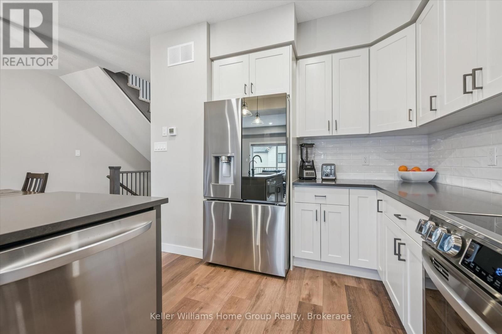 27 HEDLEY LANE Image 12