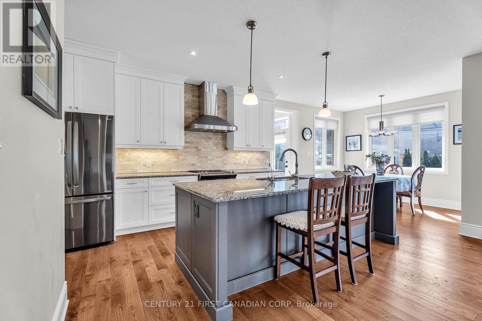 1895 SUMAC WAY Image 19