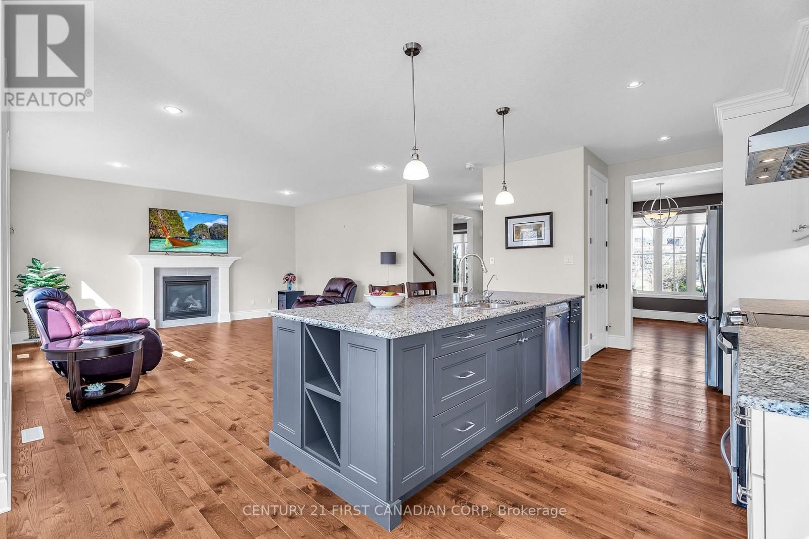 1895 SUMAC WAY Image 21