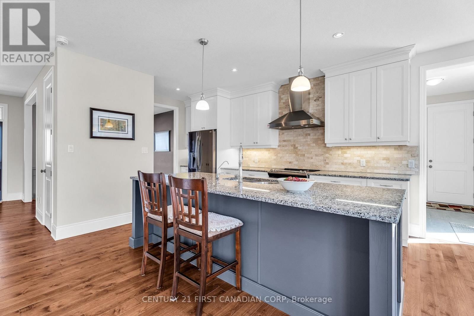 1895 SUMAC WAY Image 22