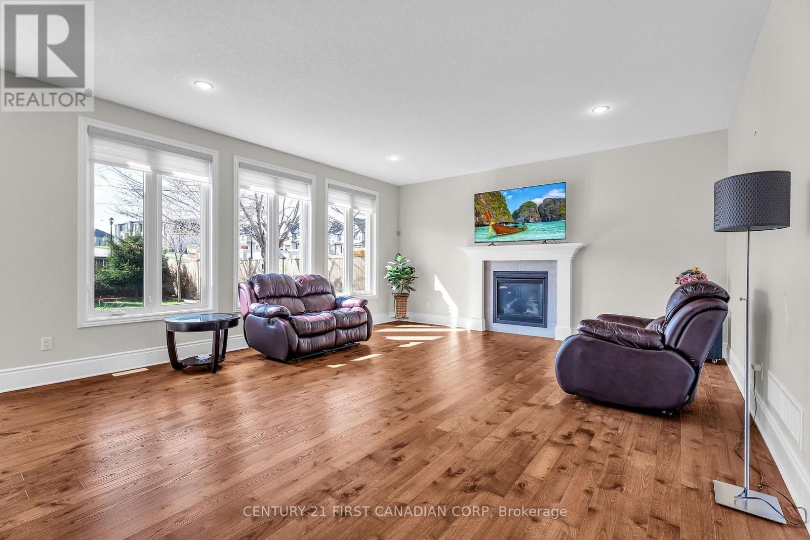 1895 SUMAC WAY Image 23