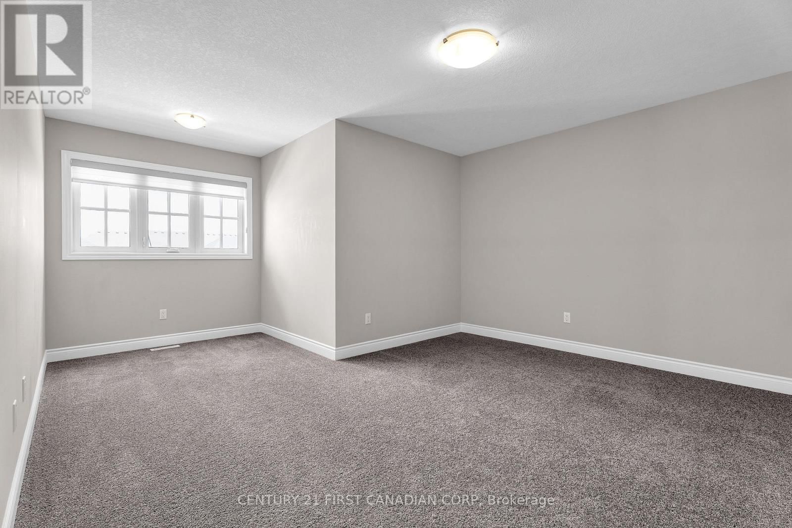 1895 SUMAC WAY Image 36