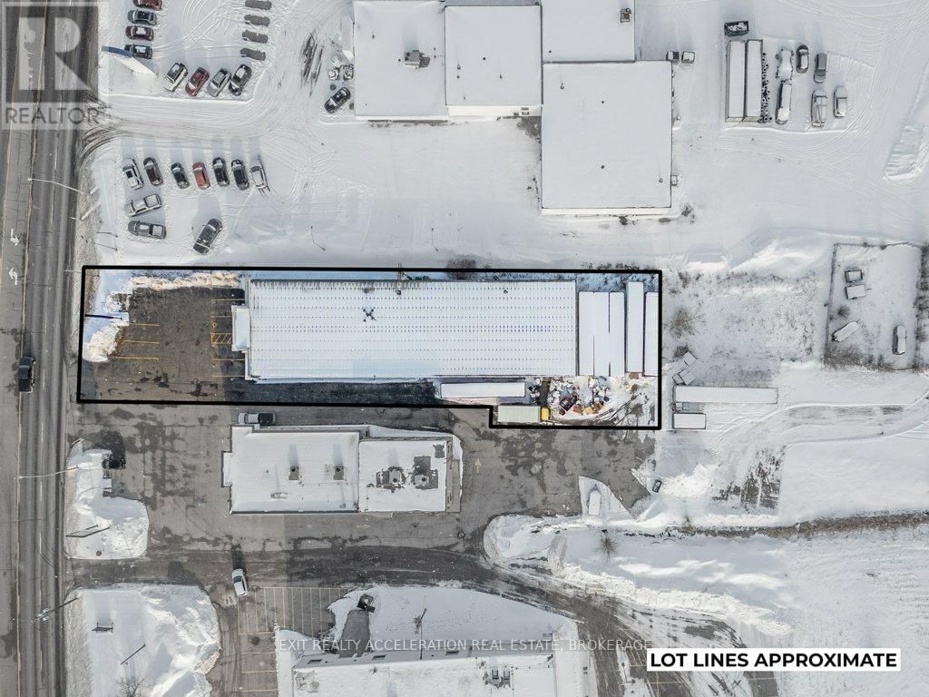 447 CENTRE STREET NORTH Image 49