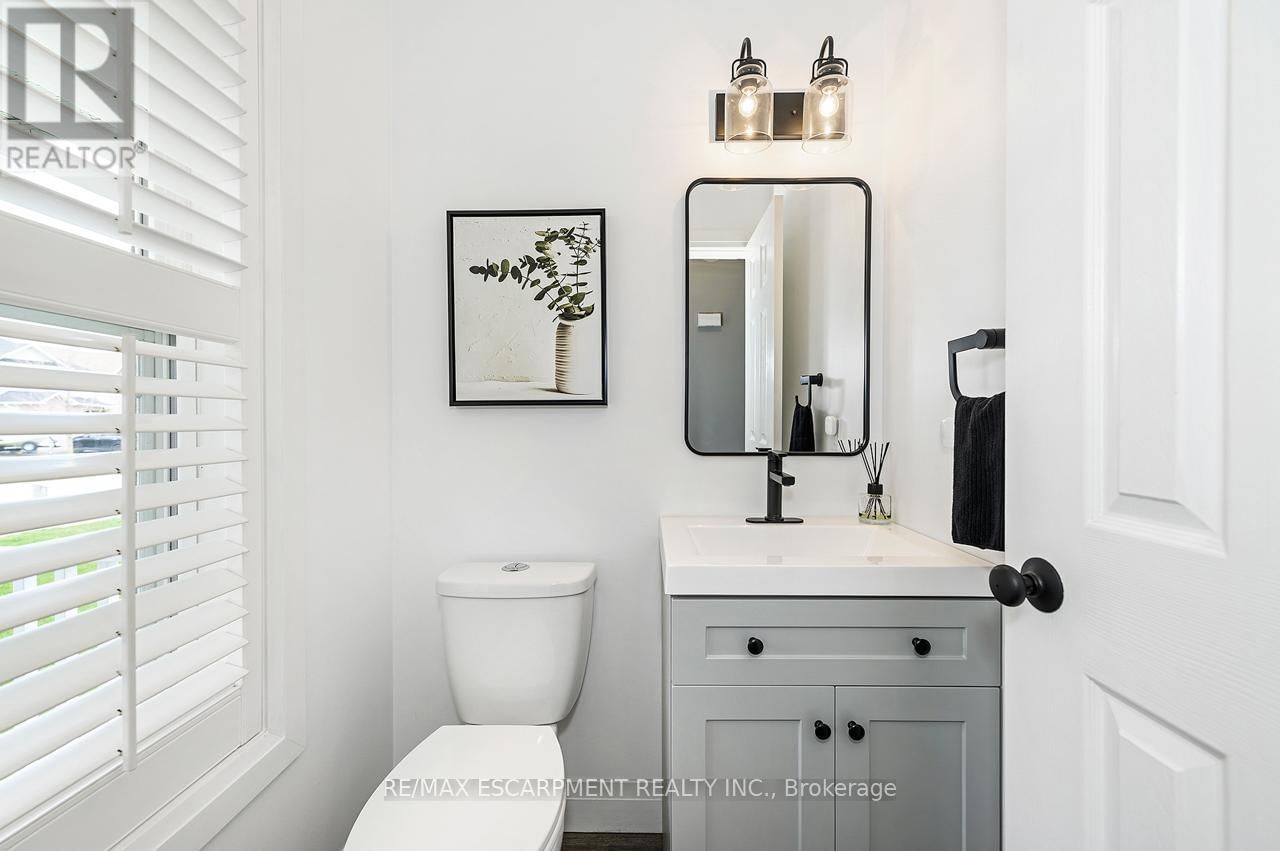 255 HILLTOP DRIVE Image 16