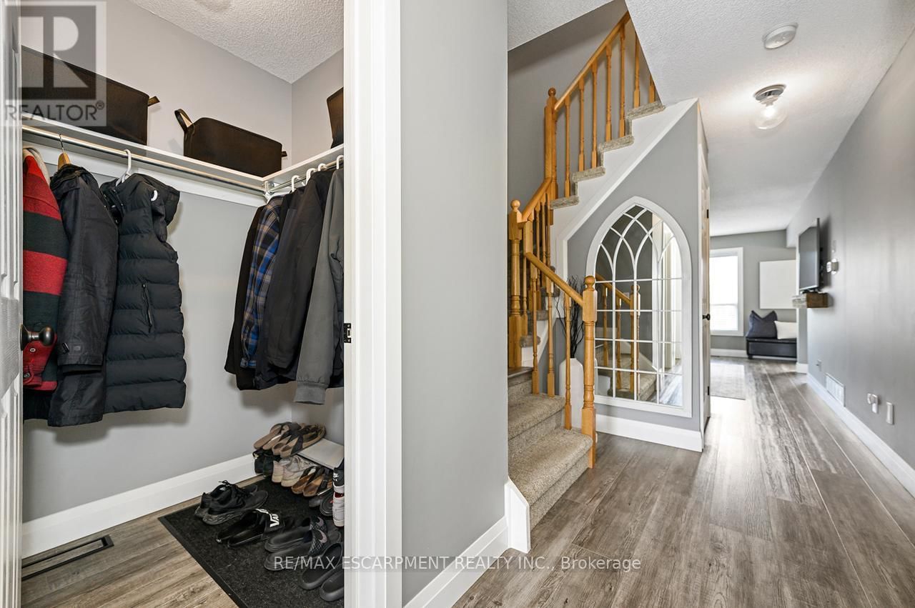 255 HILLTOP DRIVE Image 17