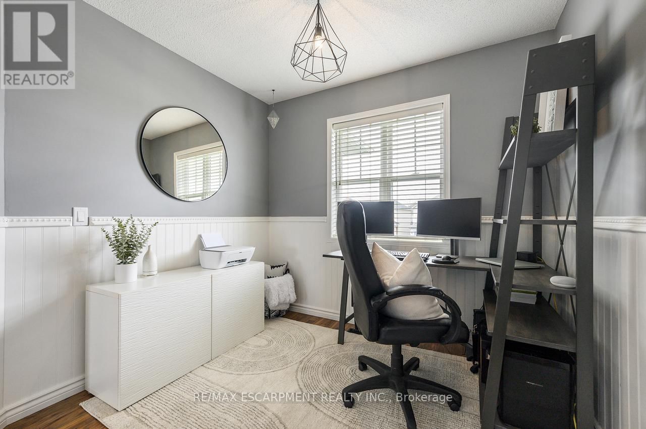 255 HILLTOP DRIVE Image 24