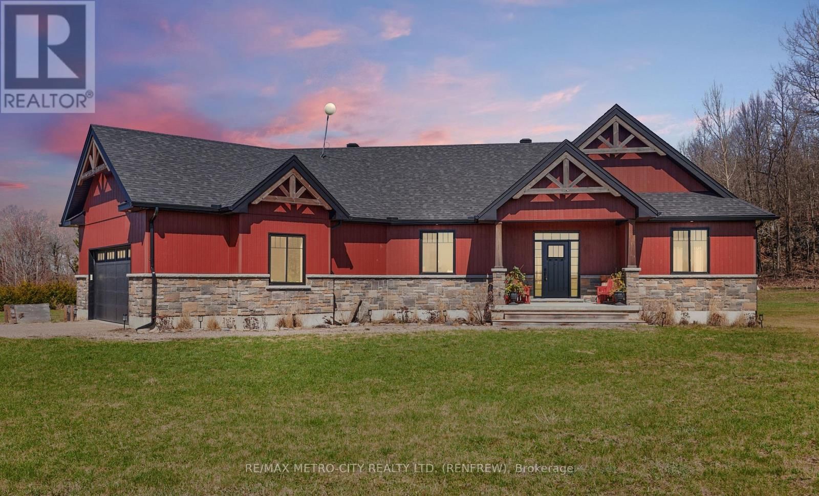 782 BRUCE STREET Image 1