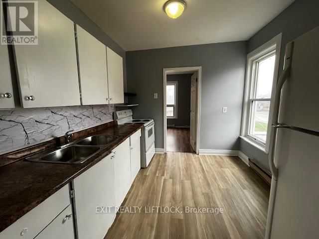 207 STEWART STREET Image 10