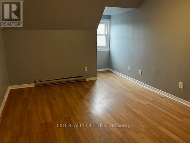 207 STEWART STREET Image 16