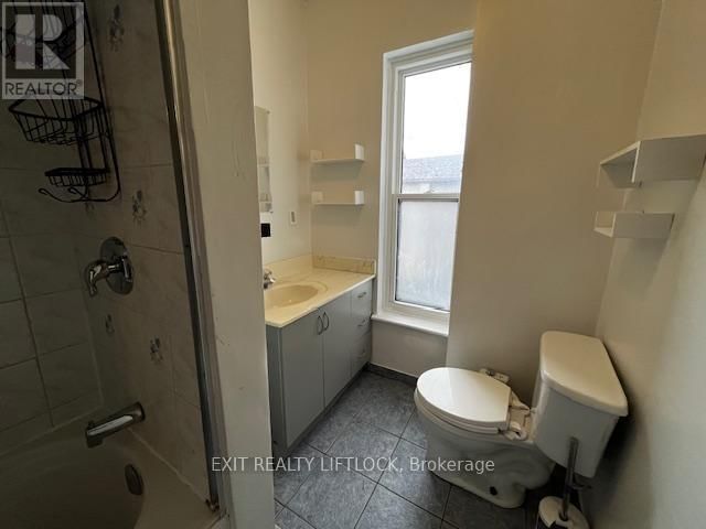 207 STEWART STREET Image 8