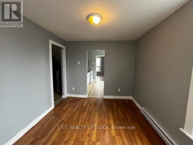 207 STEWART STREET Image 9