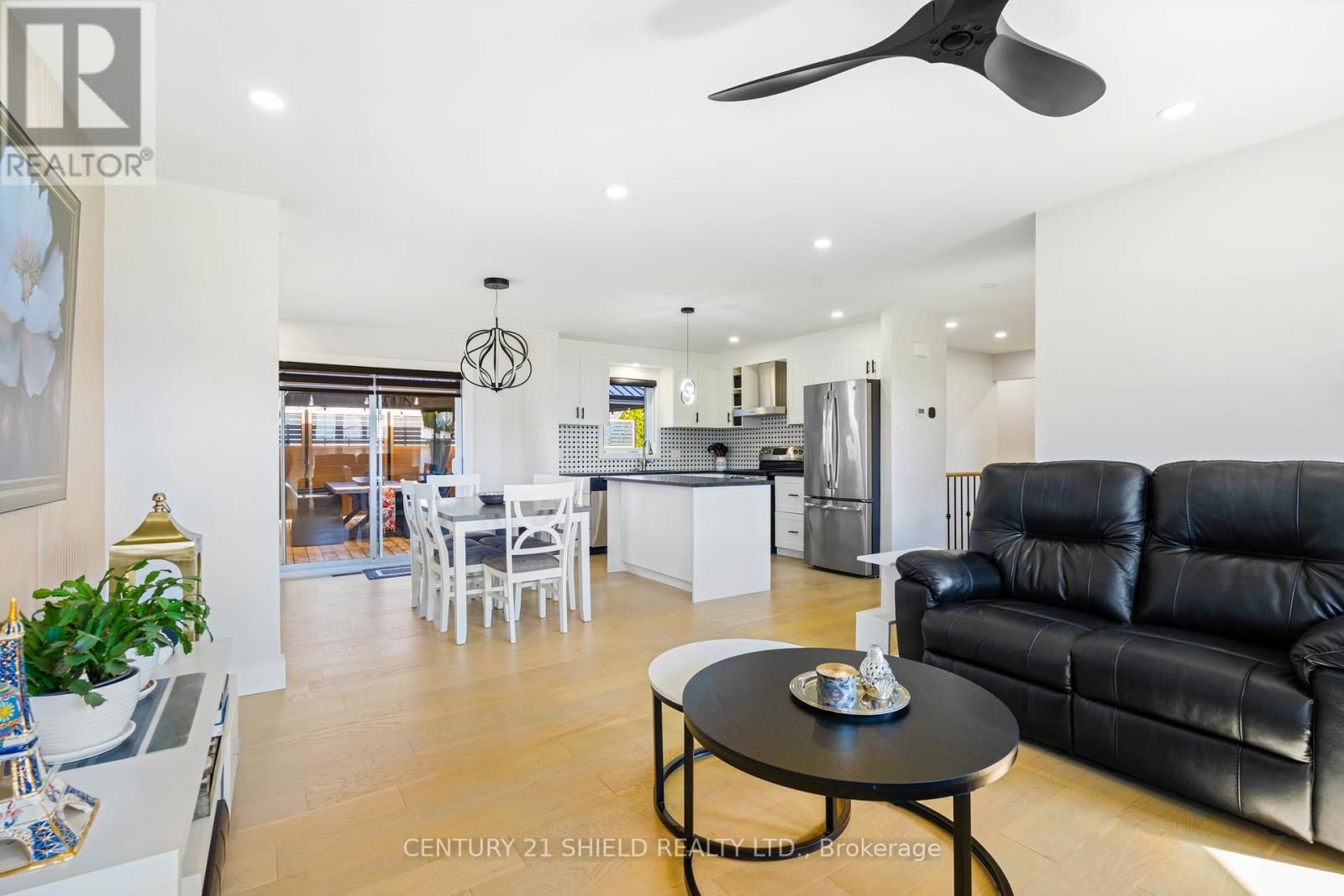 6291 MACLEAN COURT Image 20