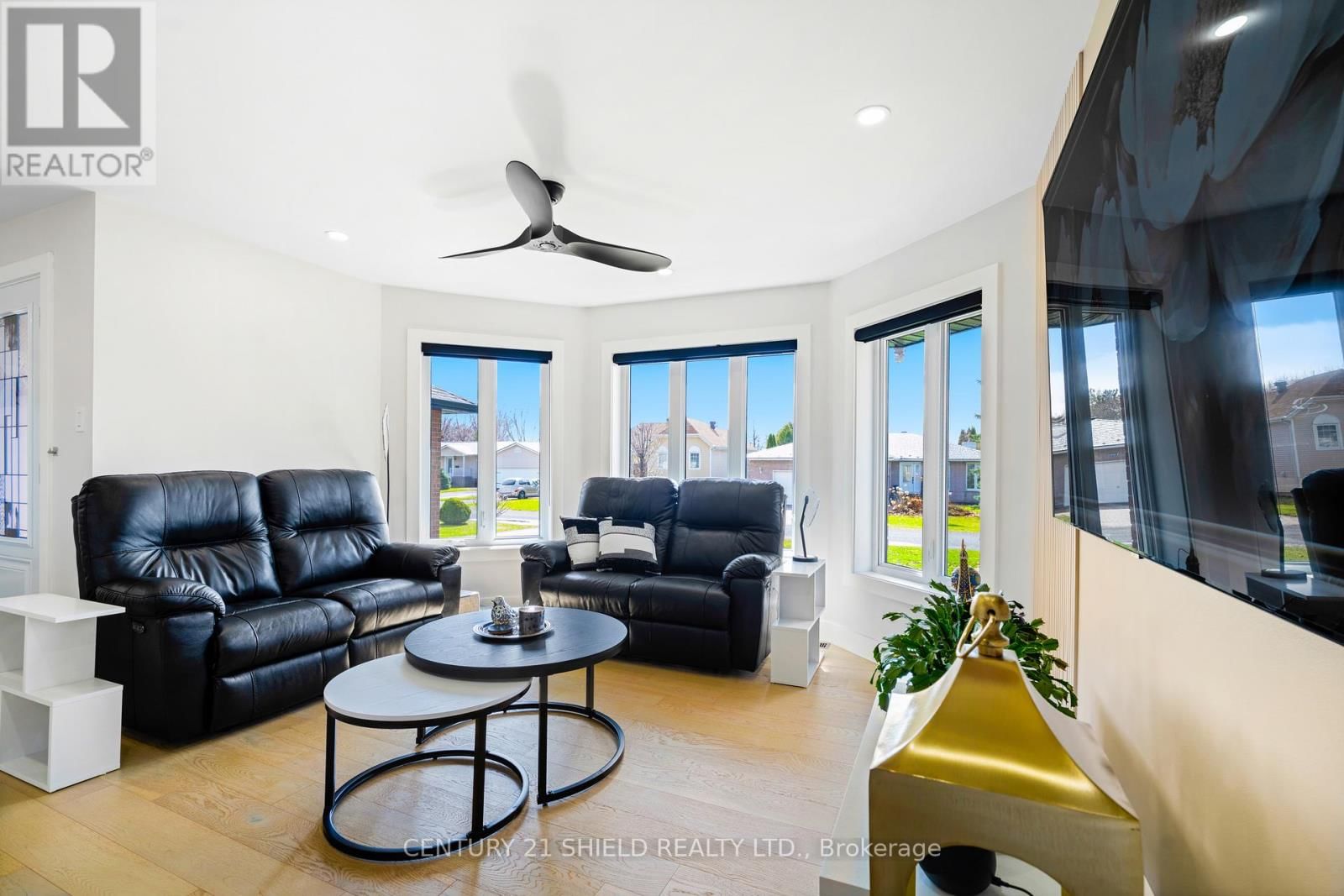 6291 MACLEAN COURT Image 21