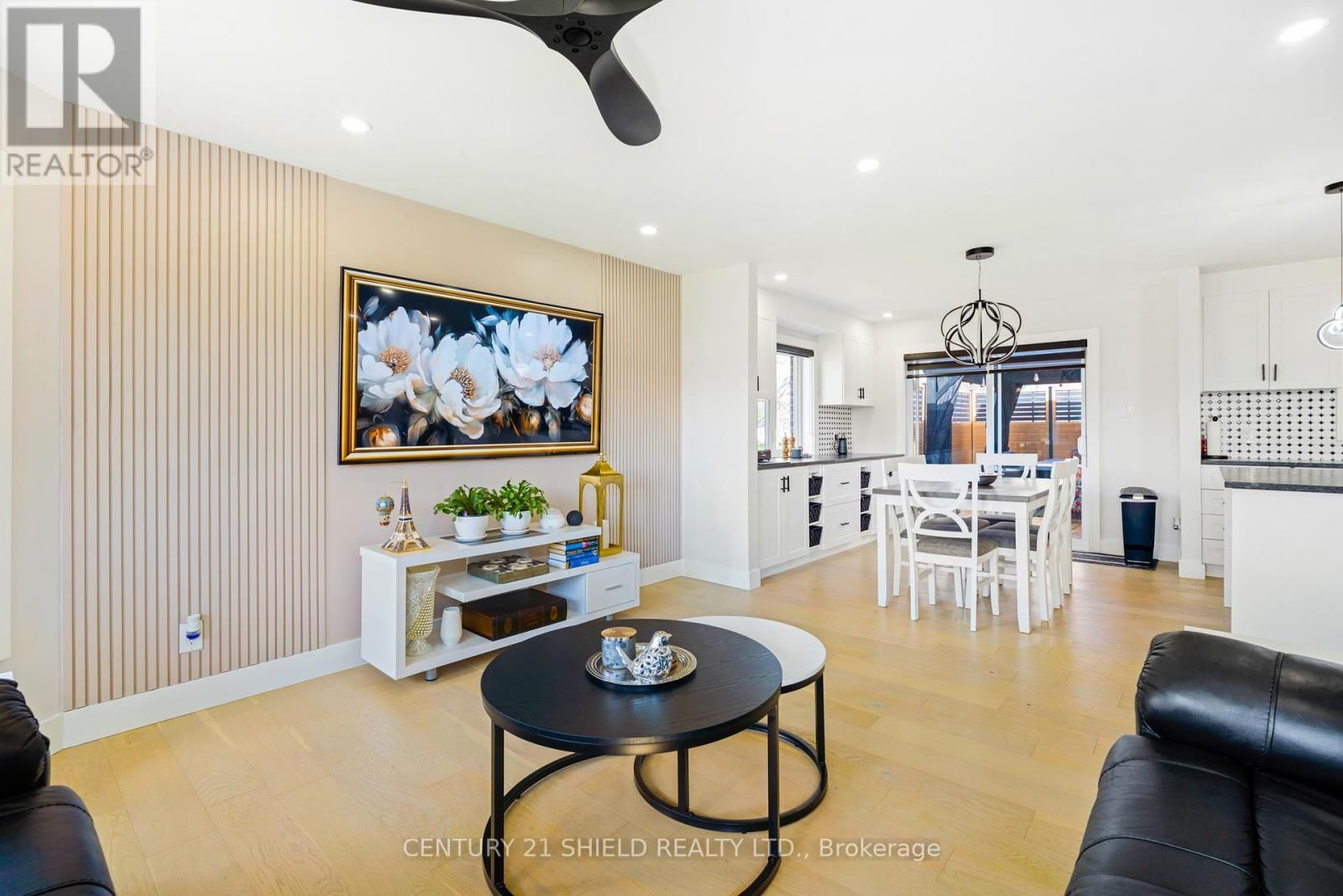 6291 MACLEAN COURT Image 24