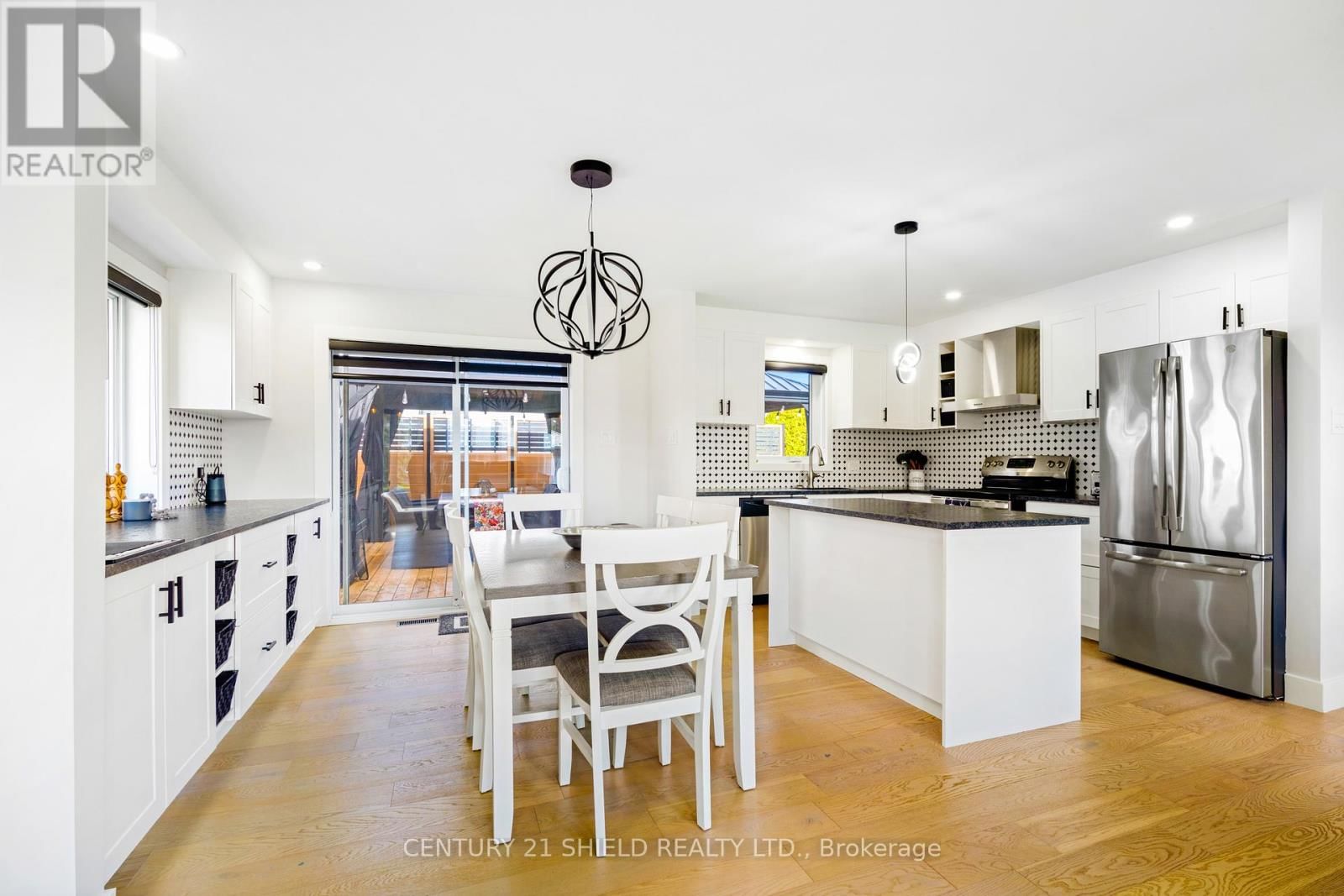 6291 MACLEAN COURT Image 26