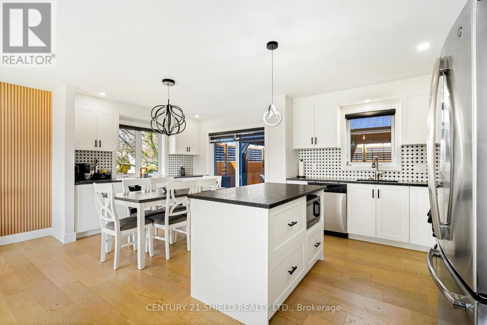 6291 MACLEAN COURT Image 27