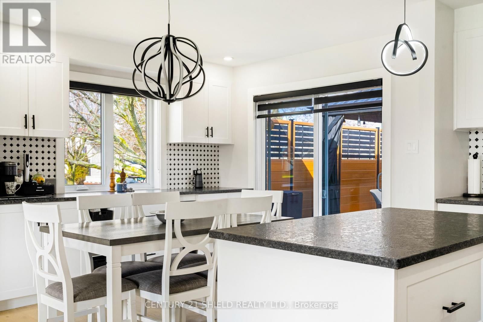 6291 MACLEAN COURT Image 29