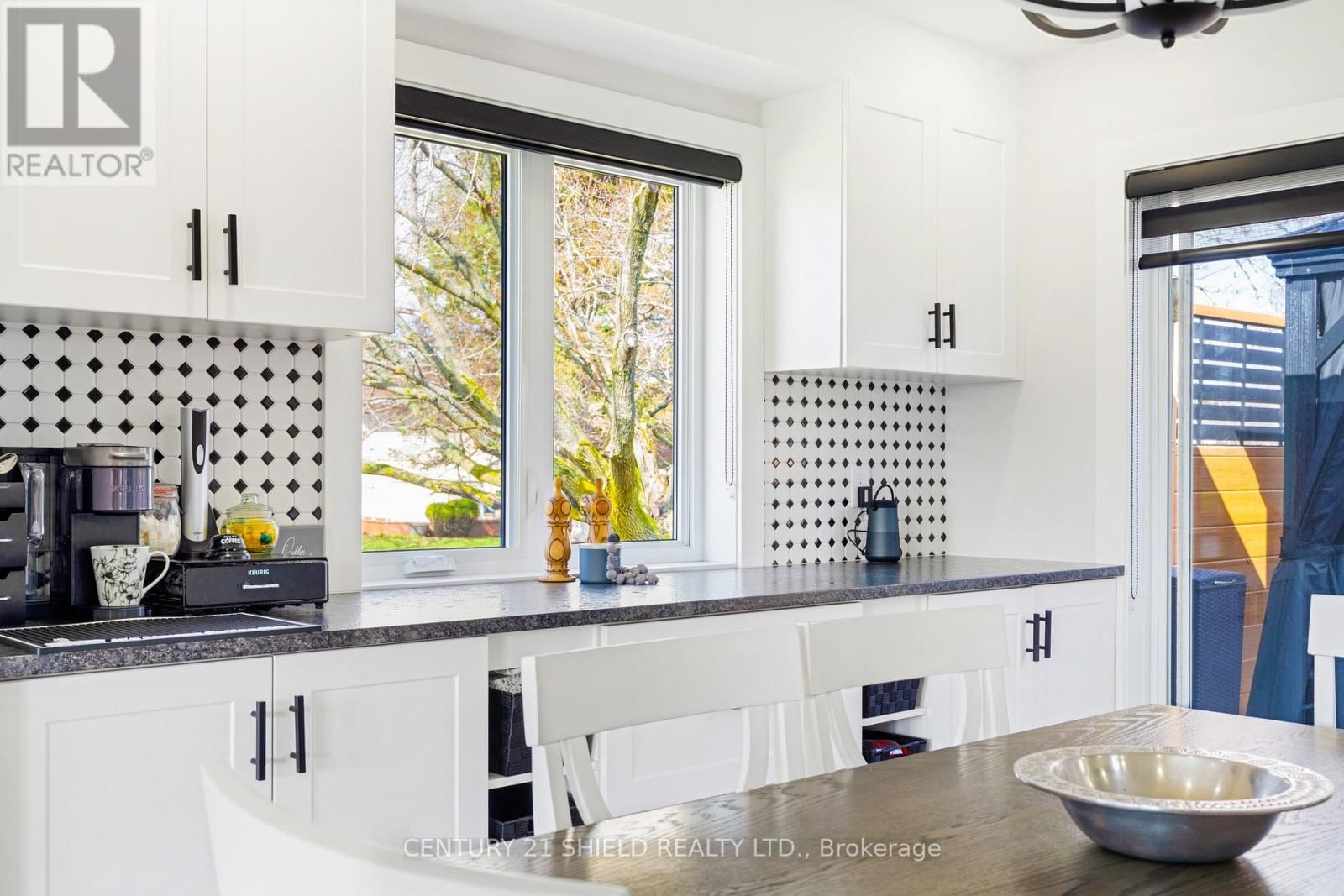 6291 MACLEAN COURT Image 30