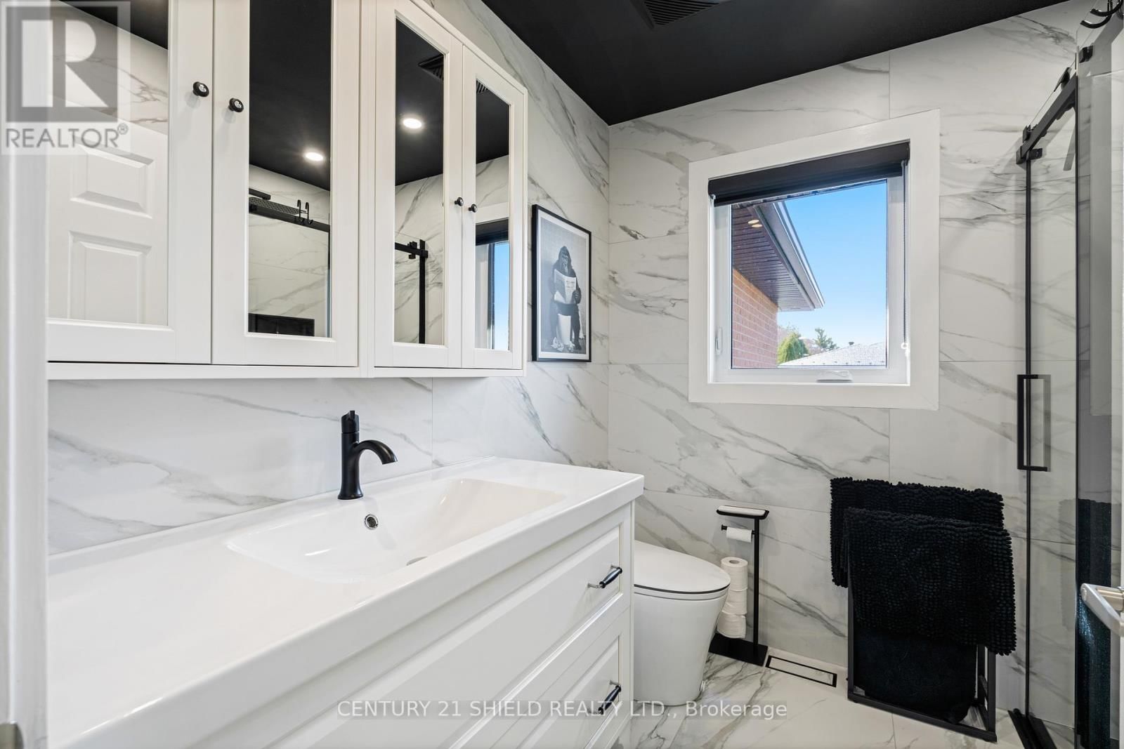 6291 MACLEAN COURT Image 34