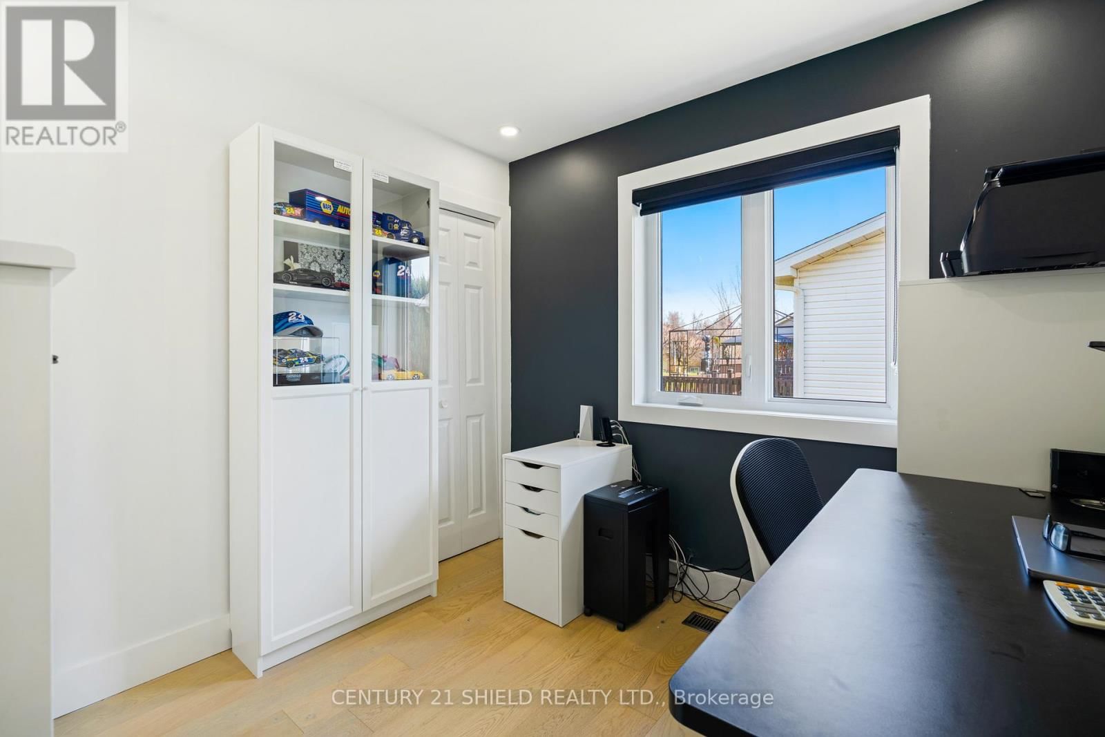 6291 MACLEAN COURT Image 36