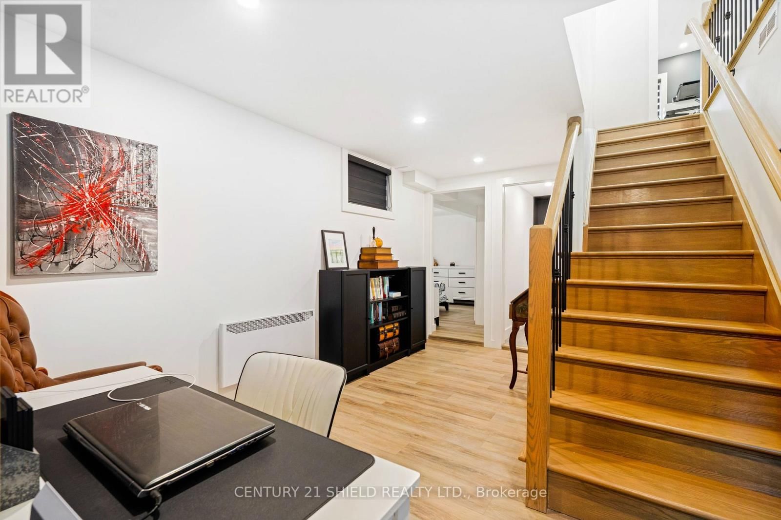 6291 MACLEAN COURT Image 37