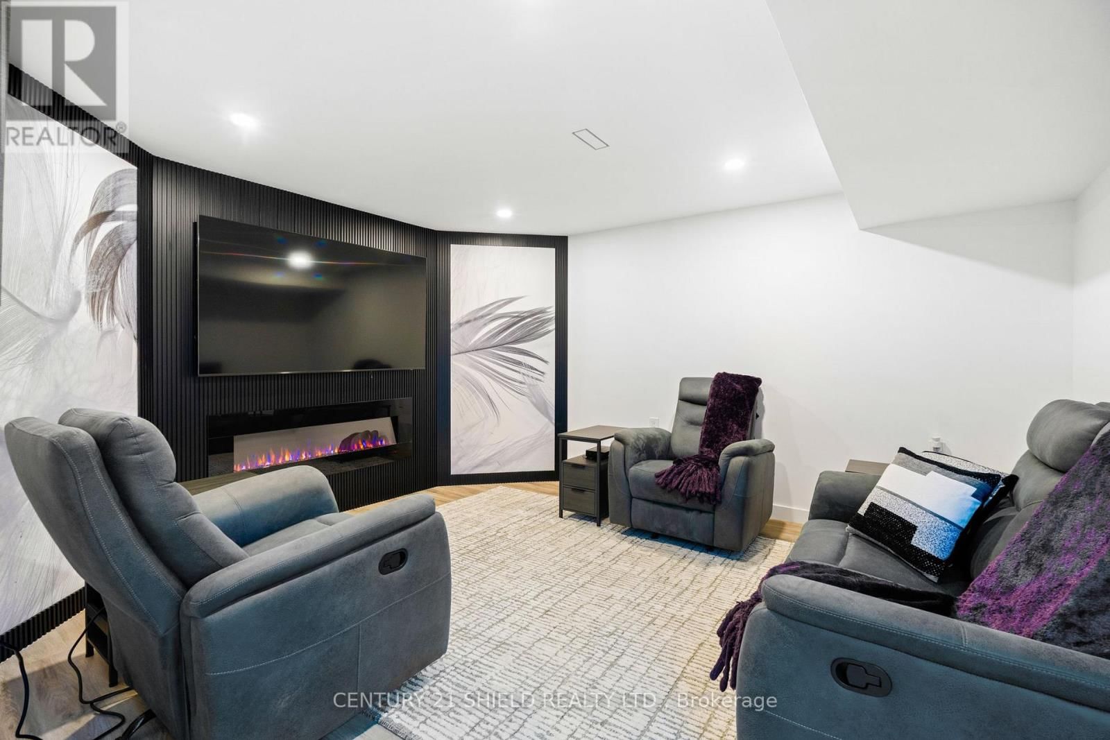 6291 MACLEAN COURT Image 42