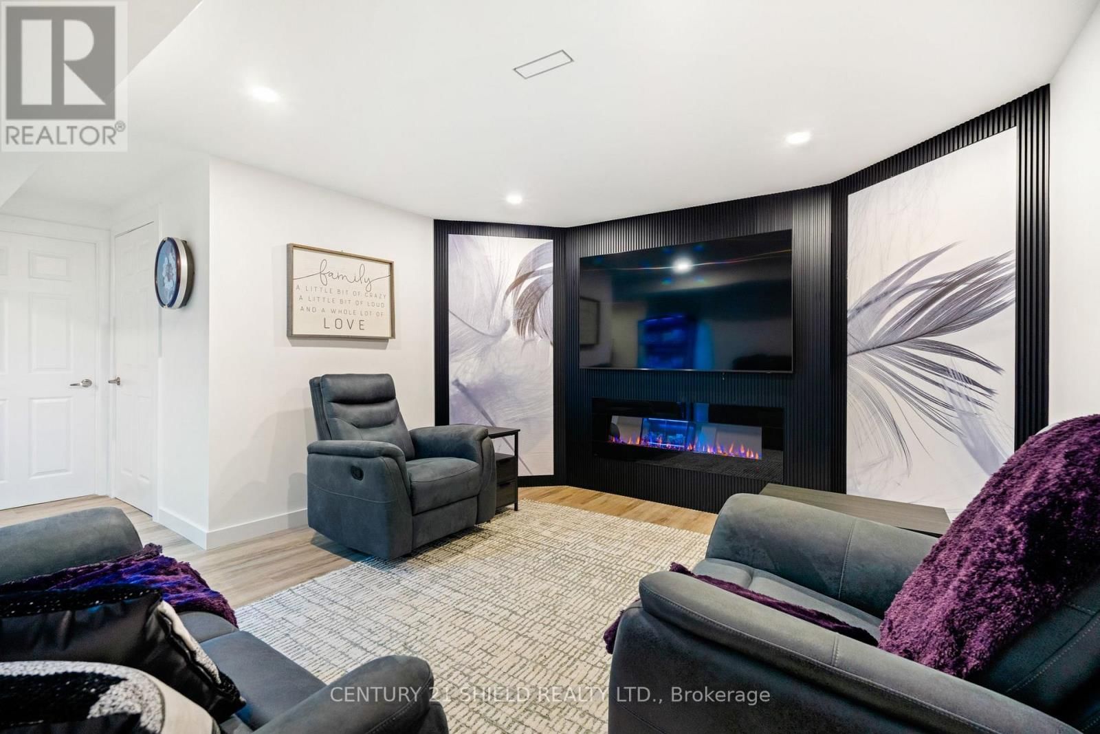 6291 MACLEAN COURT Image 43