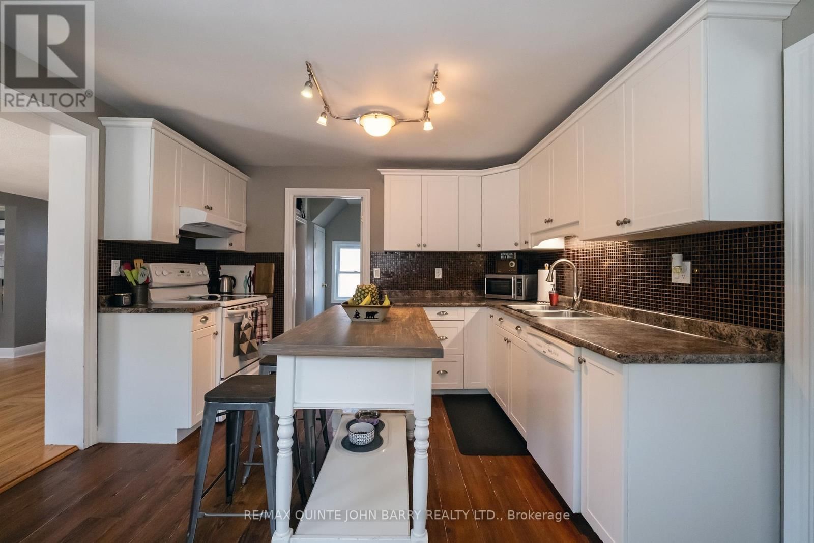 17 JAMES STREET Image 11