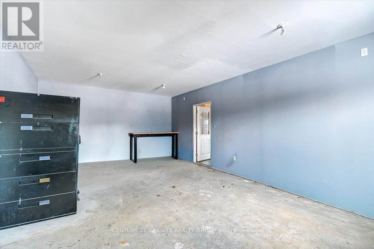 1725 LOOP ROAD Image 3