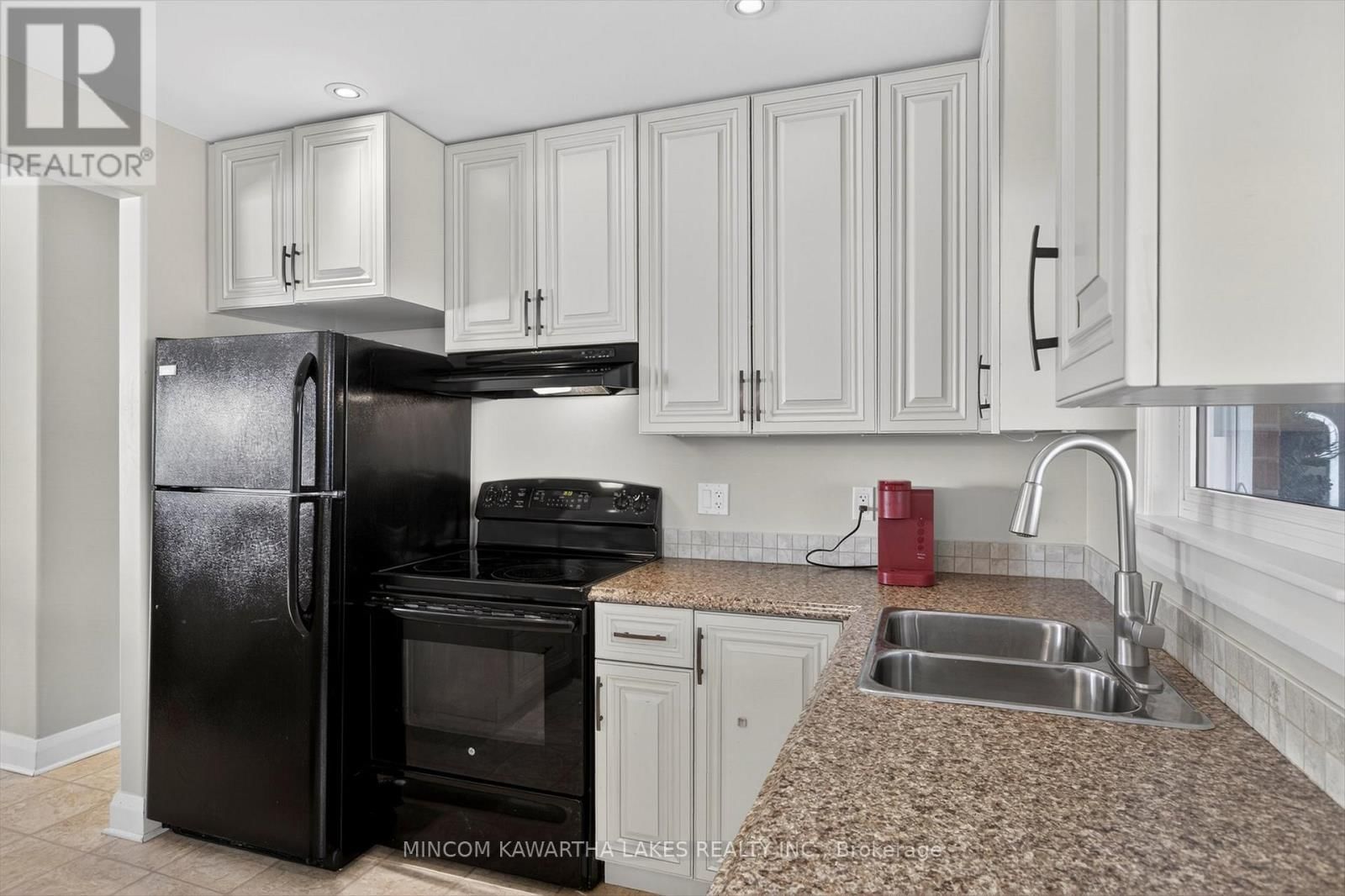 630 SHERBROOKE STREET Image 17