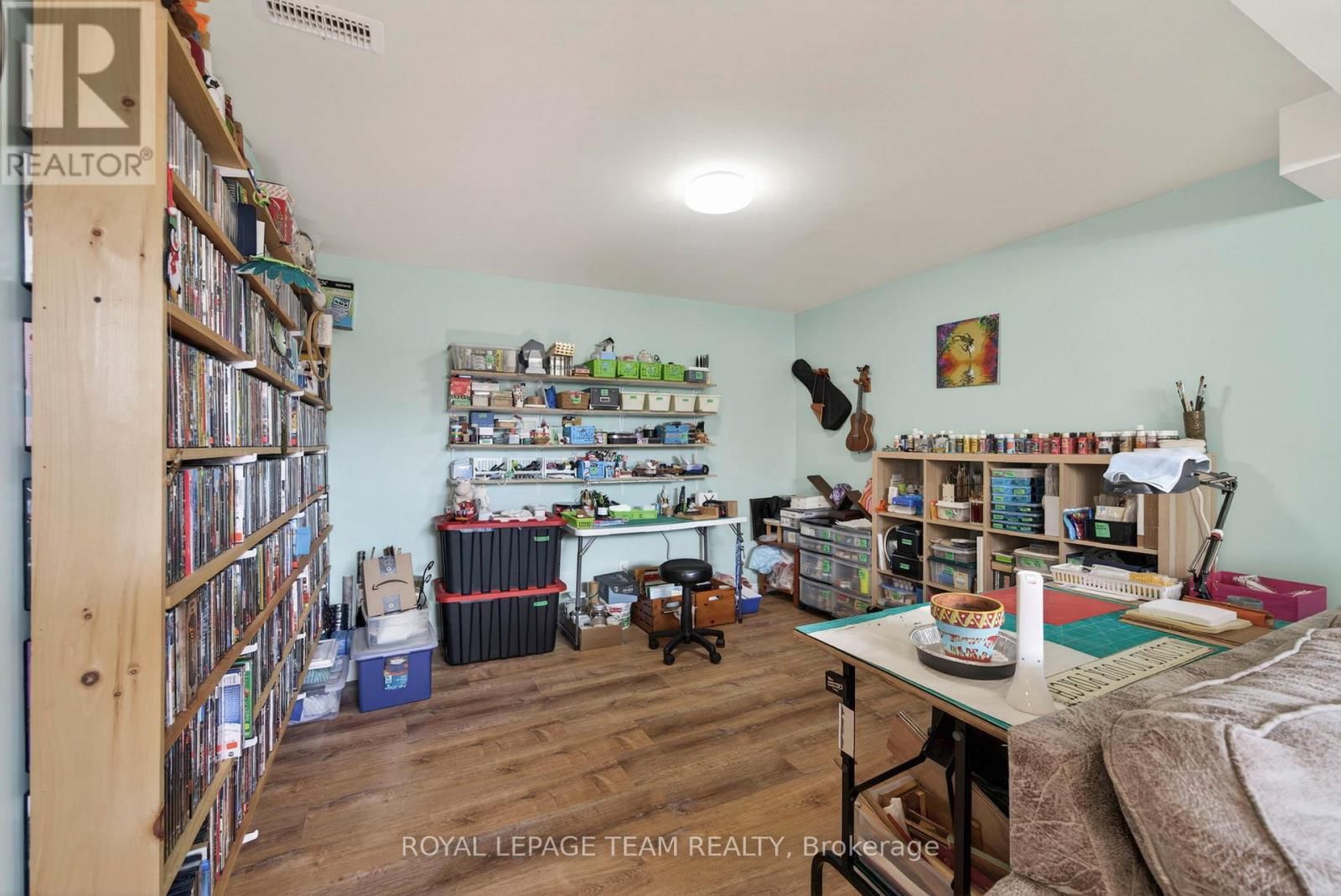 106 HEMLOCK CRESCENT Image 24