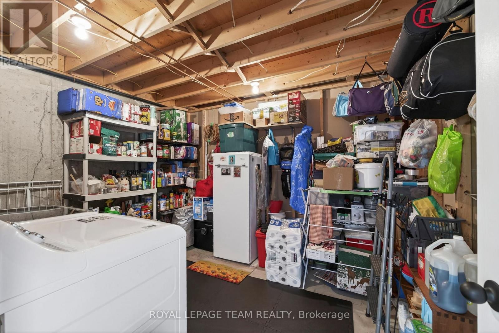 106 HEMLOCK CRESCENT Image 27