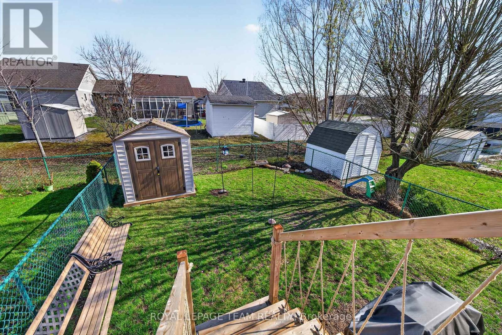 106 HEMLOCK CRESCENT Image 32