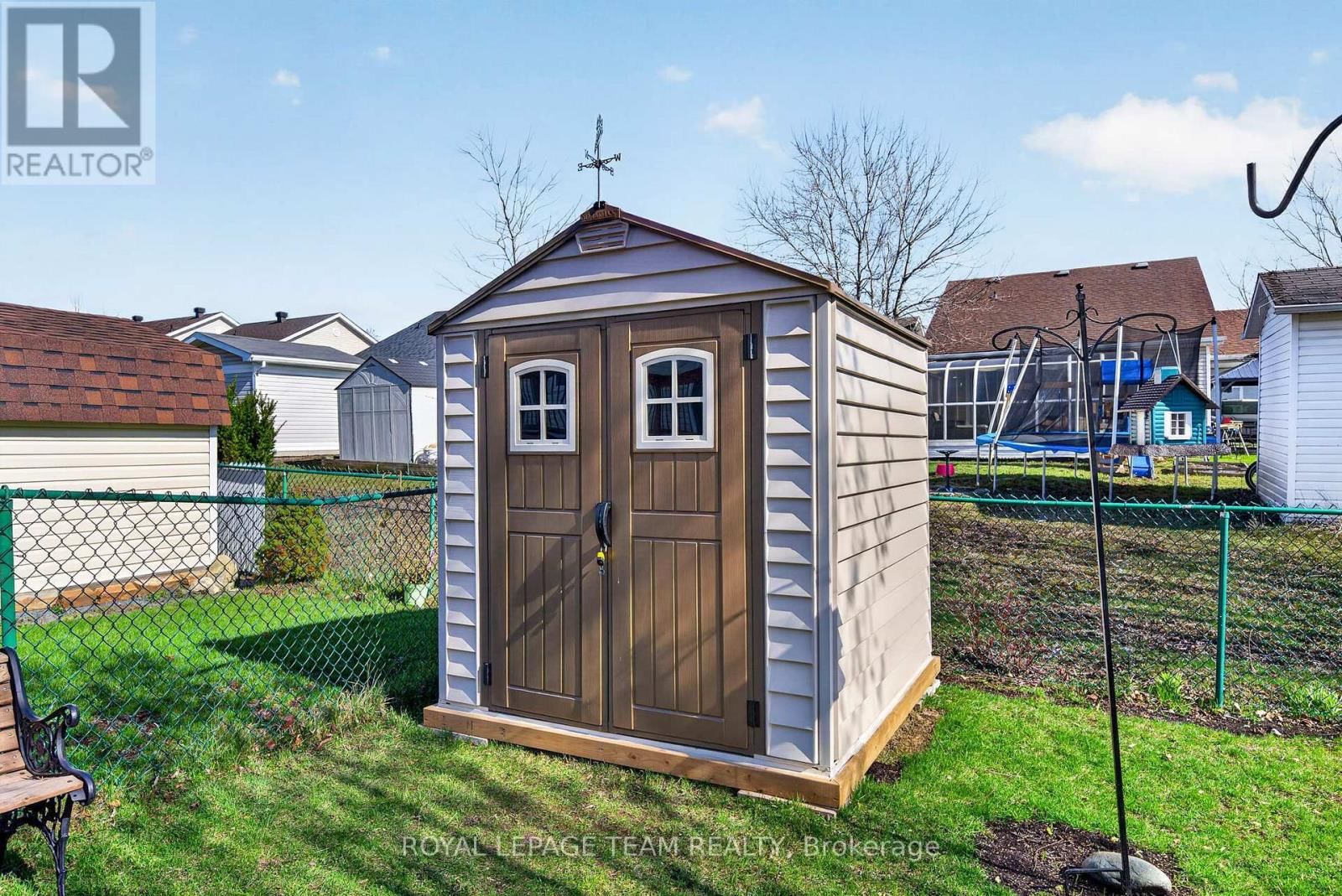 106 HEMLOCK CRESCENT Image 33