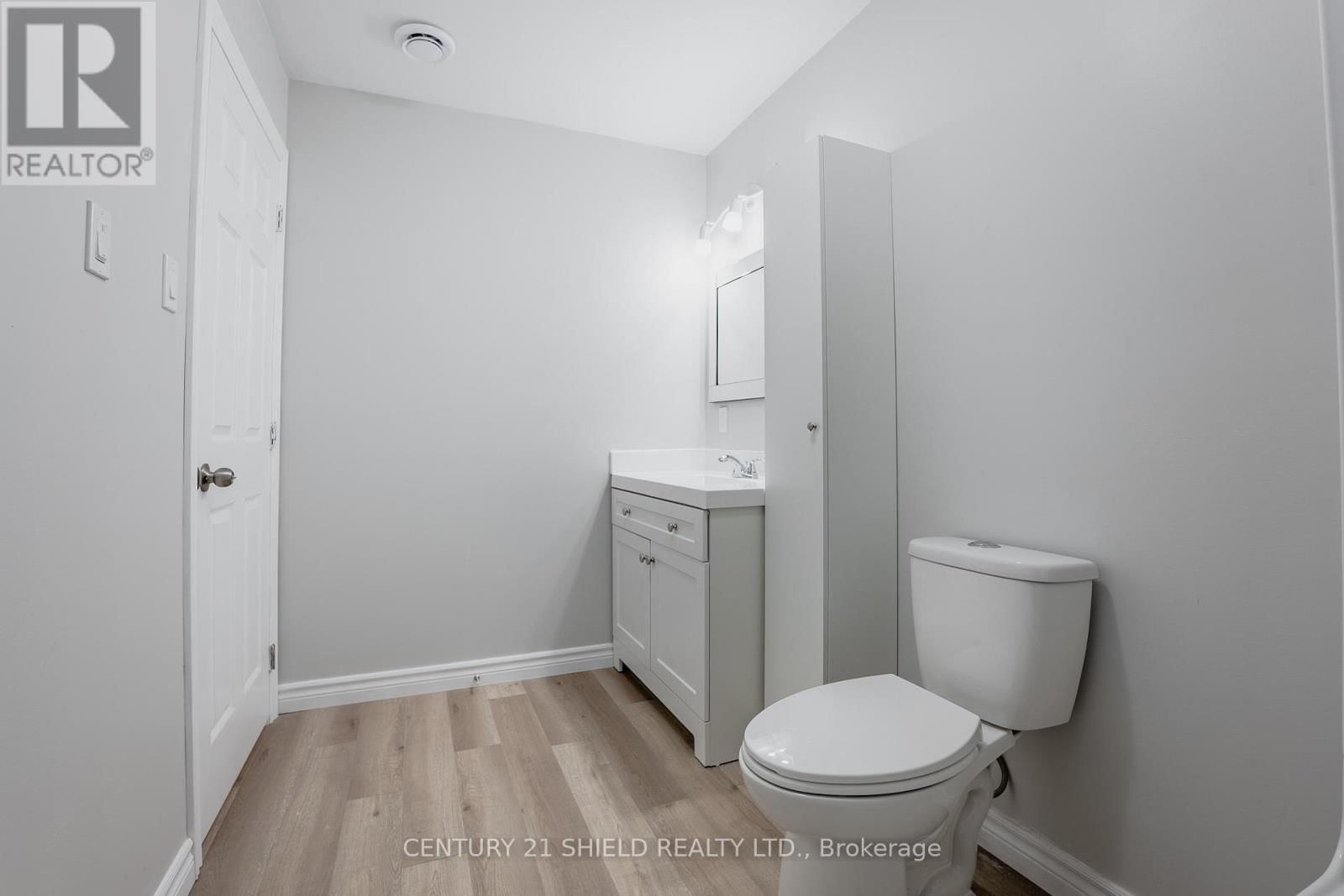 7 WILLIAM STREET Image 17