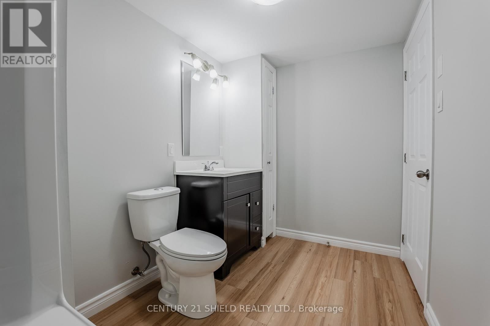 7 WILLIAM STREET Image 40