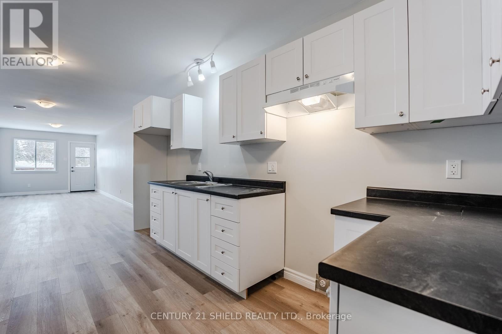 7 WILLIAM STREET Image 8