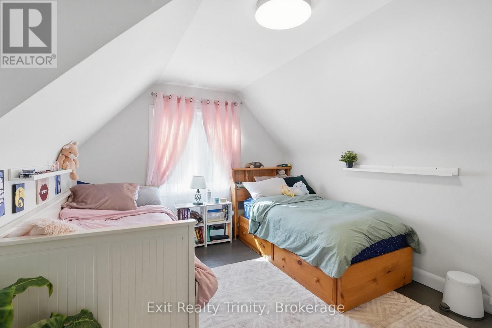 131 EAST 18TH STREET NORTH Image 14