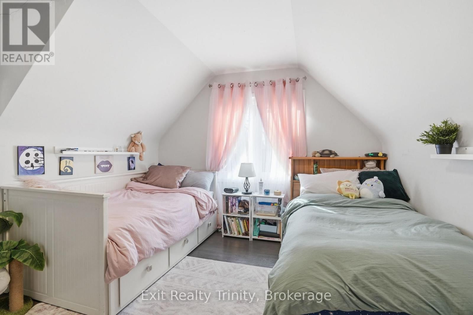 131 EAST 18TH STREET NORTH Image 15