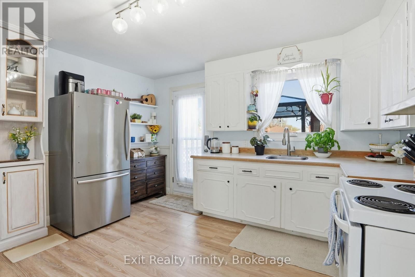 131 EAST 18TH STREET NORTH Image 7