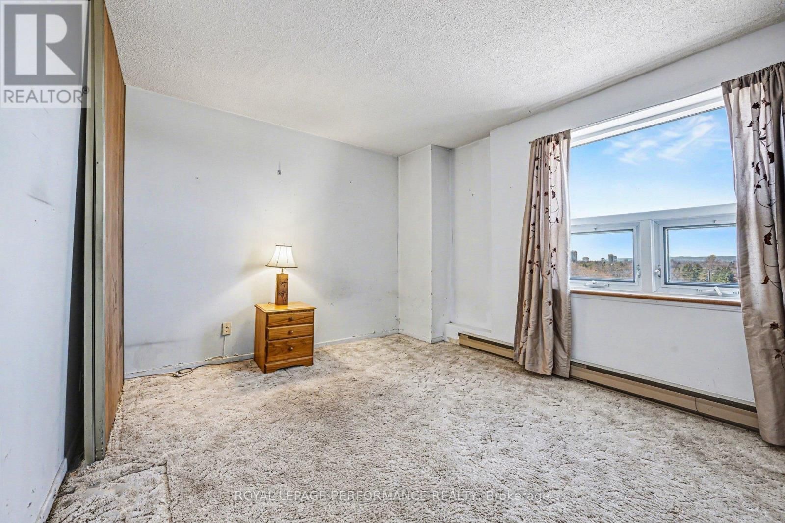 610 - 900 DYNES ROAD Image 17