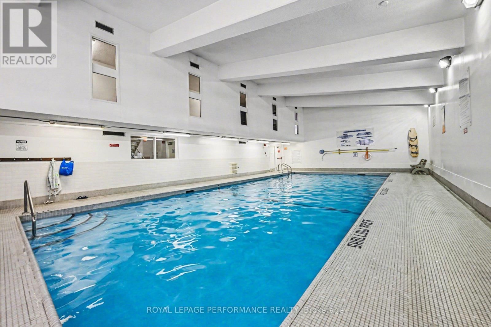 610 - 900 DYNES ROAD Image 23