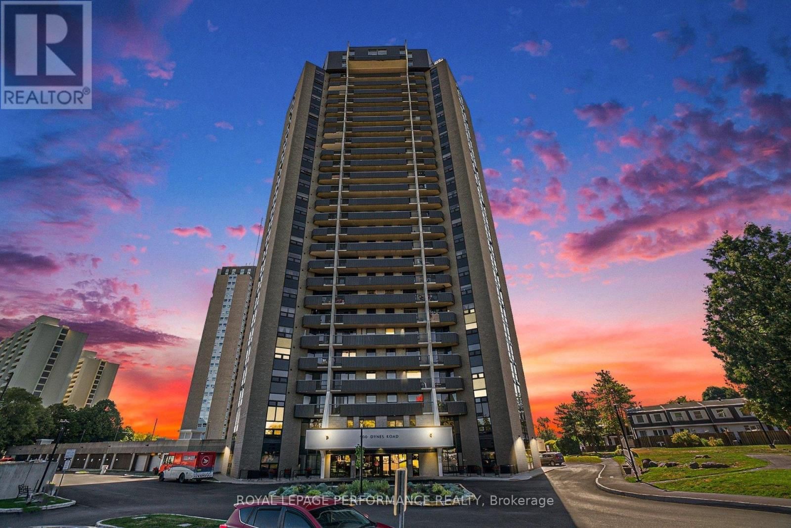 610 - 900 DYNES ROAD Image 32