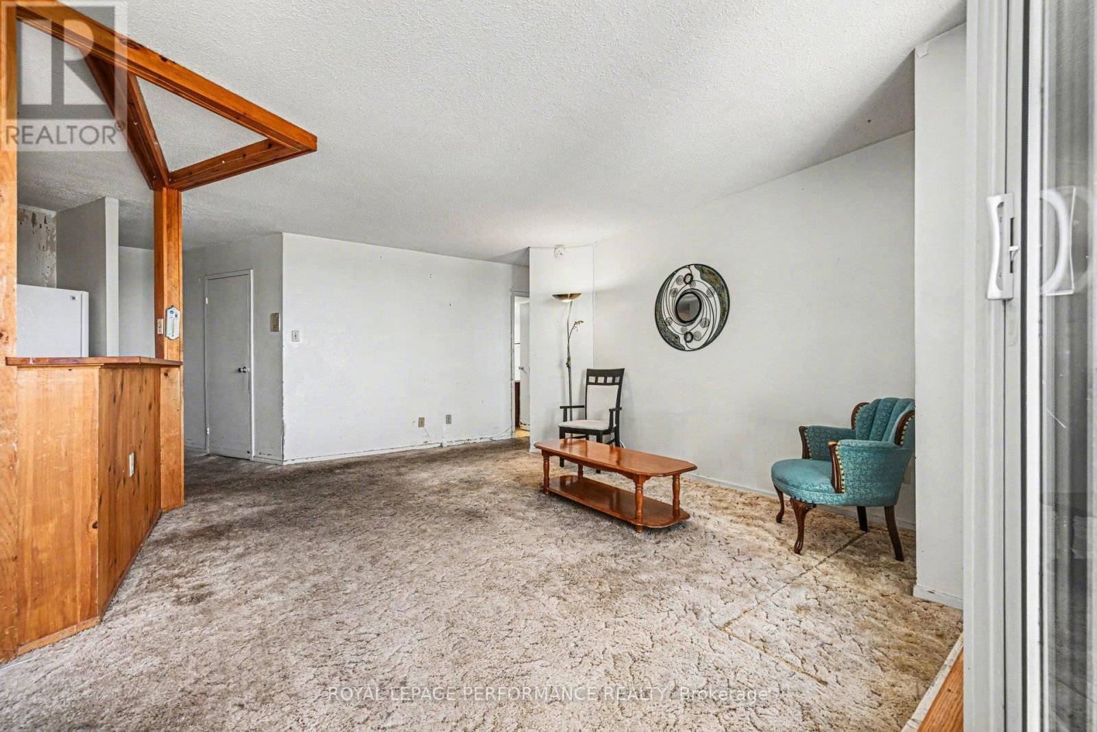 610 - 900 DYNES ROAD Image 6