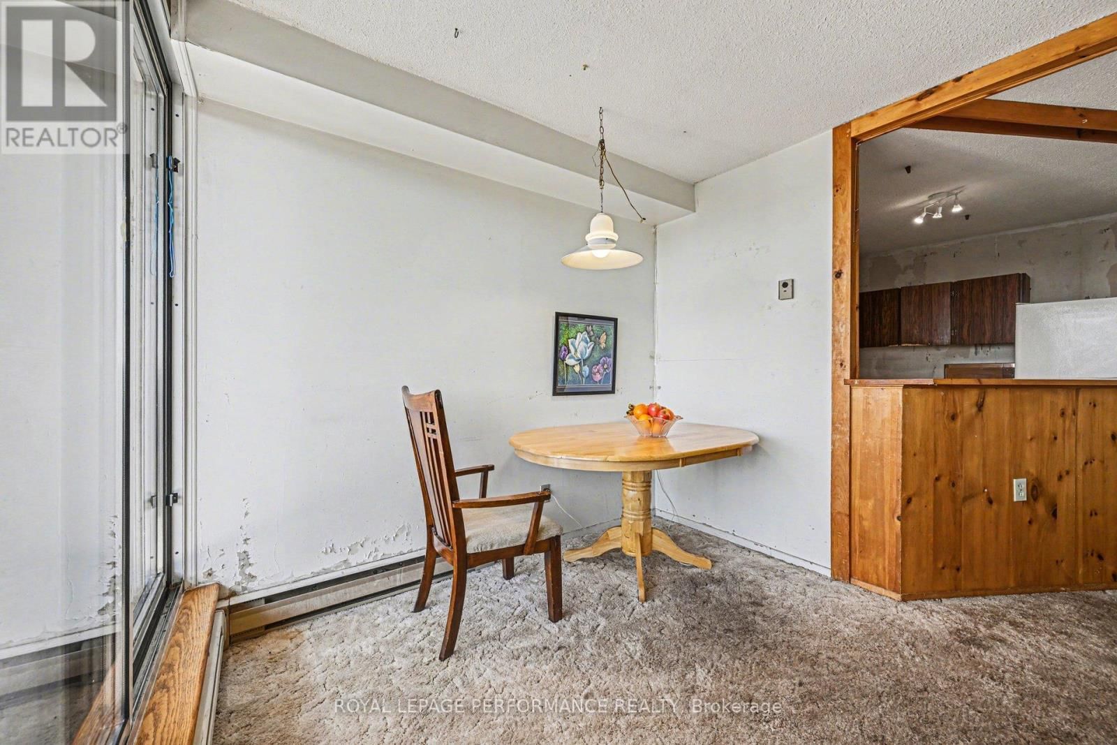 610 - 900 DYNES ROAD Image 8