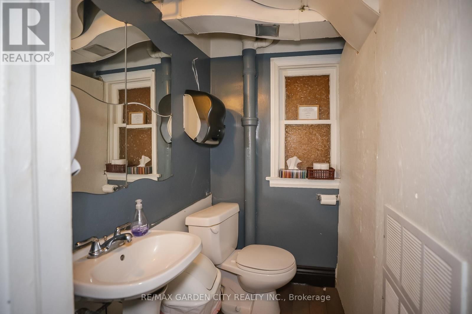 4960 KING STREET Image 6